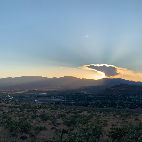 Meet your Posher, Travis - Picture 2 of 3